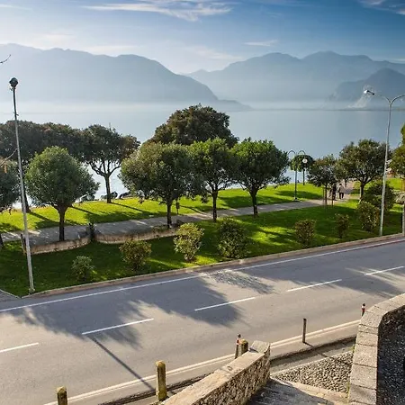 Lägenhet Penthouse Tommaso Residenza Silvana Verbania